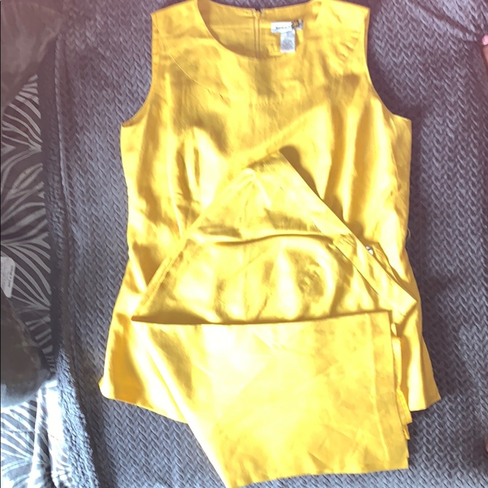 Yellow Linen Blend Capri Pant suit size 12